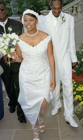 Wedding picture of Shante Taylor and Snoop Dogg.